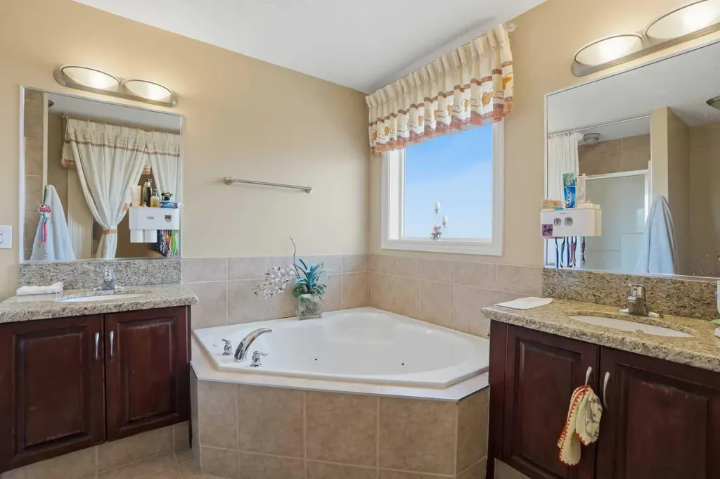 197 West Creek Boulevard Chestermere AB T1X 1S8