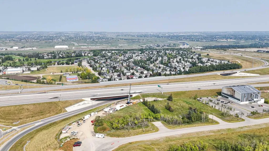 10421-10909 West Valley Road SW Calgary AB T3B 5T2