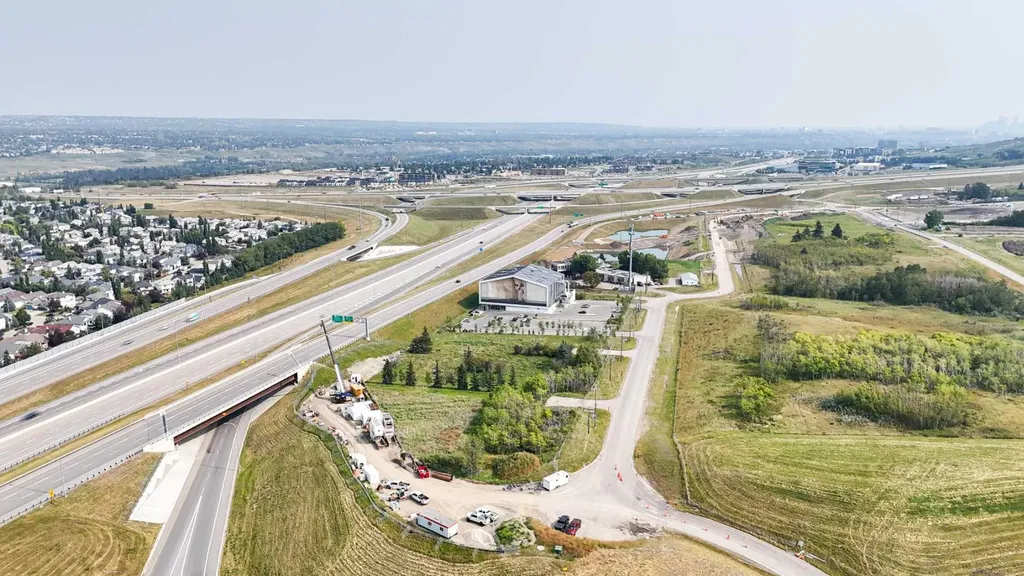 10421-10909 West Valley Road SW Calgary AB T3B 5T2