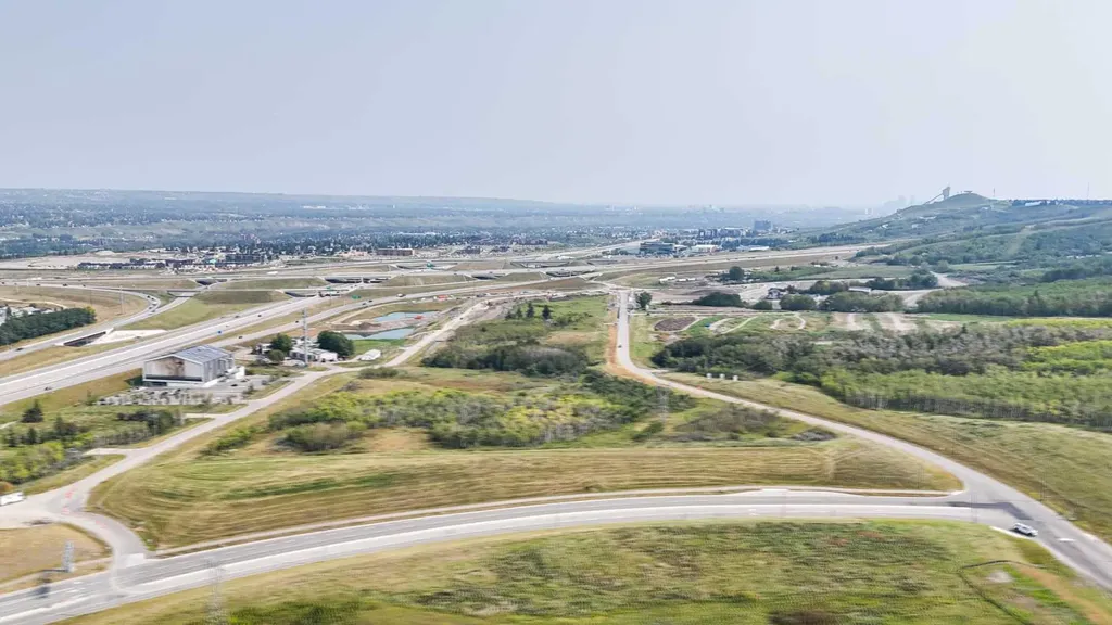 10421-10909 West Valley Road SW Calgary AB T3B 5T2