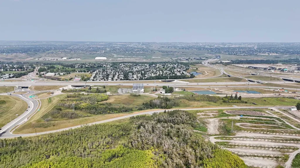 10421-10909 West Valley Road SW Calgary AB T3B 5T2