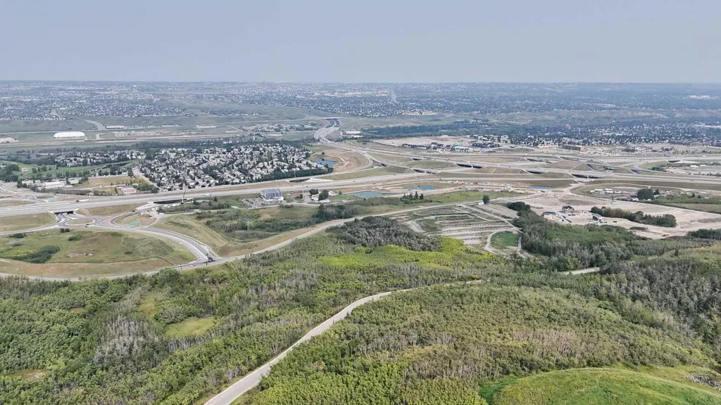 10421-10909 West Valley Road SW Calgary AB T3B 5T2