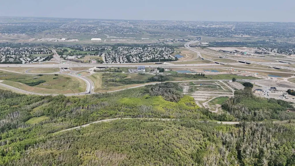 10421-10909 West Valley Road SW Calgary AB T3B 5T2