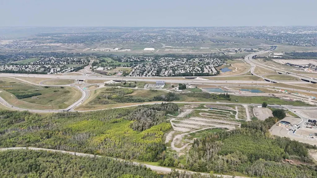 10421-10909 West Valley Road SW Calgary AB T3B 5T2
