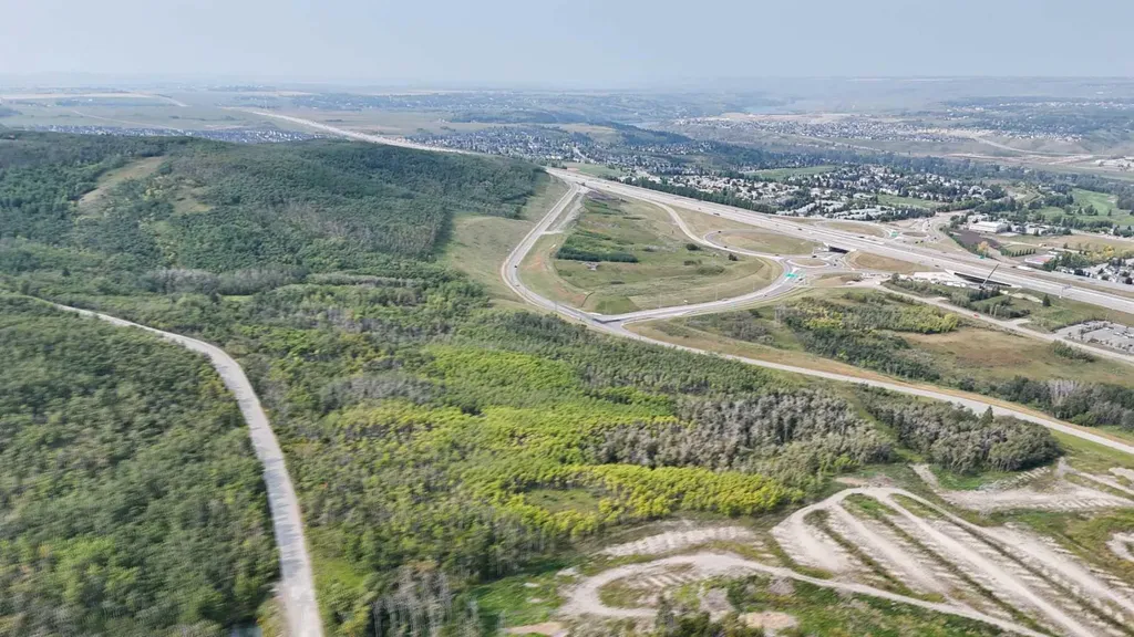 10421-10909 West Valley Road SW Calgary AB T3B 5T2
