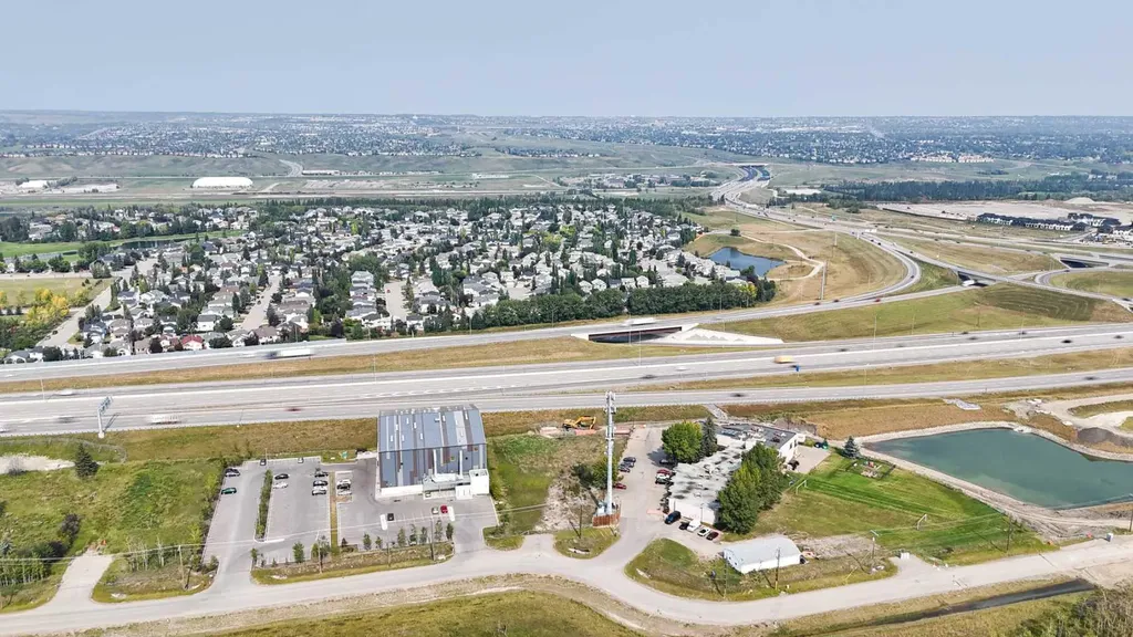 10421-10909 West Valley Road SW Calgary AB T3B 5T2