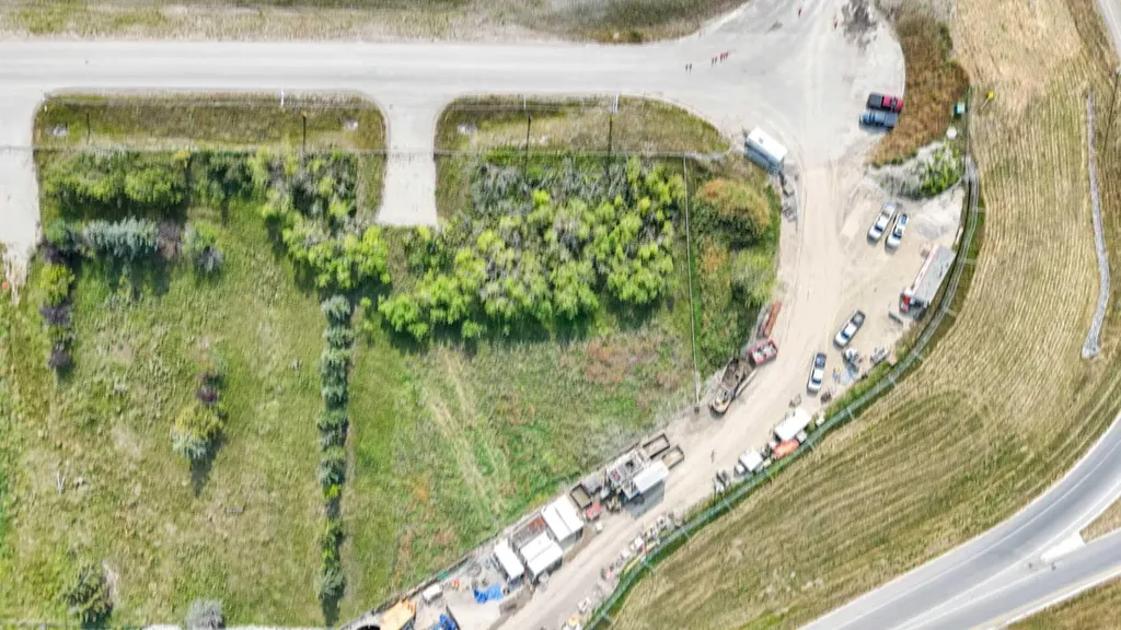 10421-10909 West Valley Road SW Calgary AB T3B 5T2