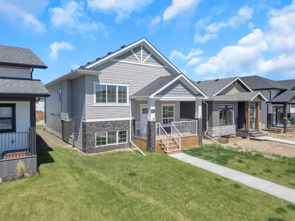 9 Ian Way Sylvan Lake AB T4S0W5