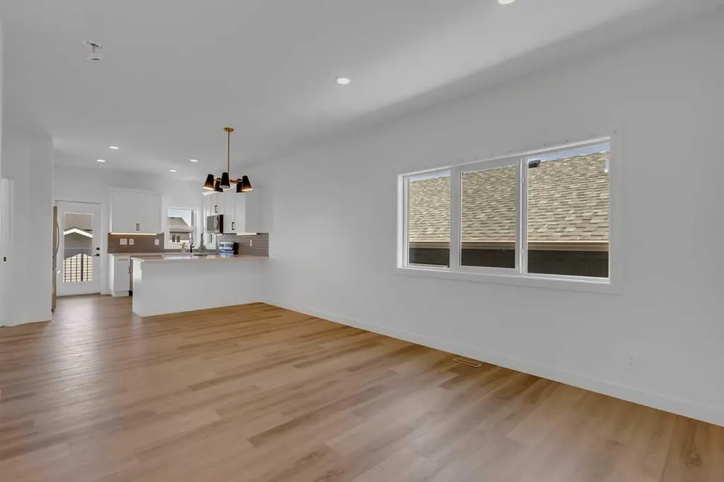9 Ian Way Sylvan Lake AB T4S0W5