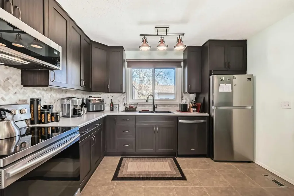 314 Mckinnon Drive Carseland AB T0J 0M0