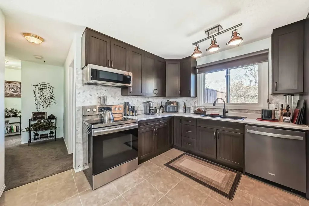 314 Mckinnon Drive Carseland AB T0J 0M0