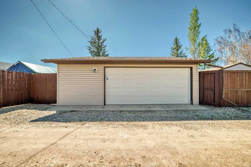 314 Mckinnon Drive Carseland AB T0J 0M0