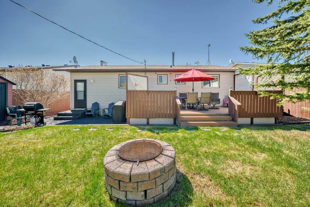 314 Mckinnon Drive Carseland AB T0J 0M0