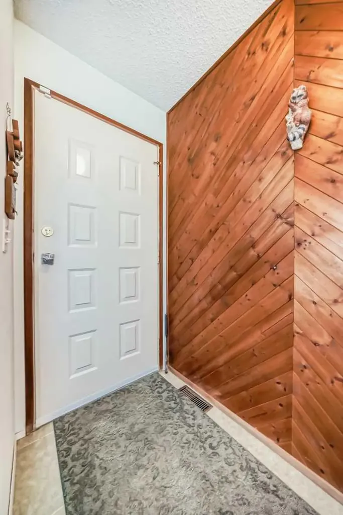 314 Mckinnon Drive Carseland AB T0J 0M0