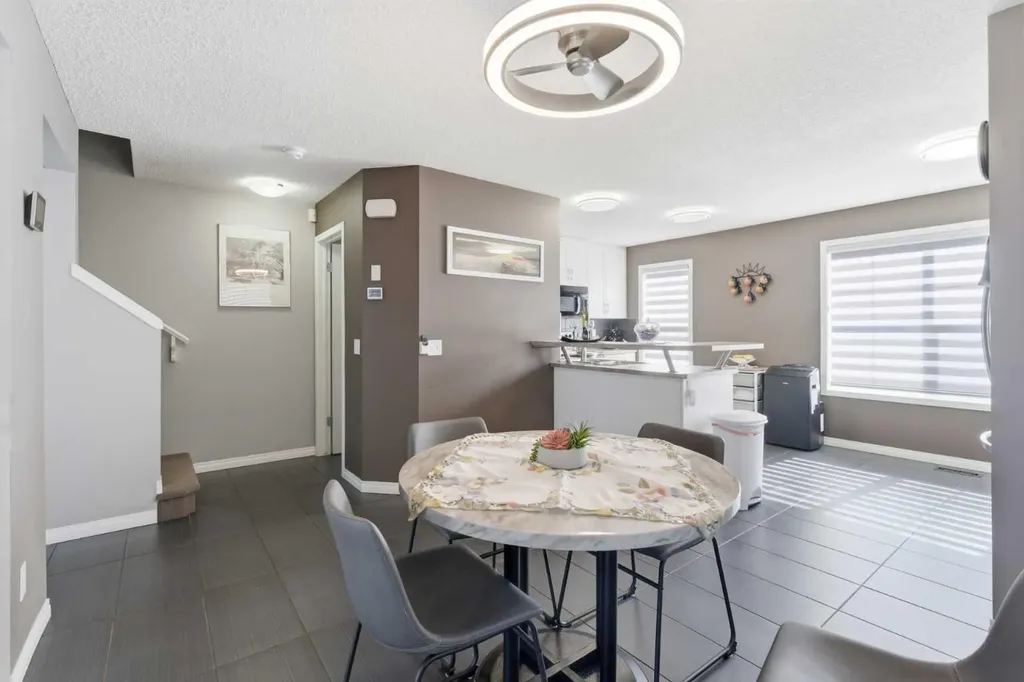 59 New Brighton Common SE Calgary AB T2Z 0T5