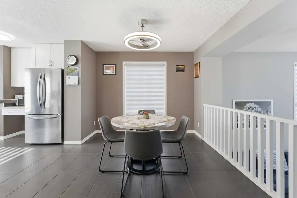 59 New Brighton Common SE Calgary AB T2Z 0T5