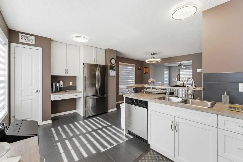 59 New Brighton Common SE Calgary AB T2Z 0T5