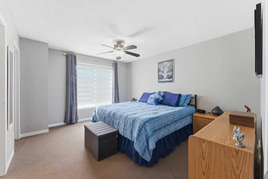 59 New Brighton Common SE Calgary AB T2Z 0T5