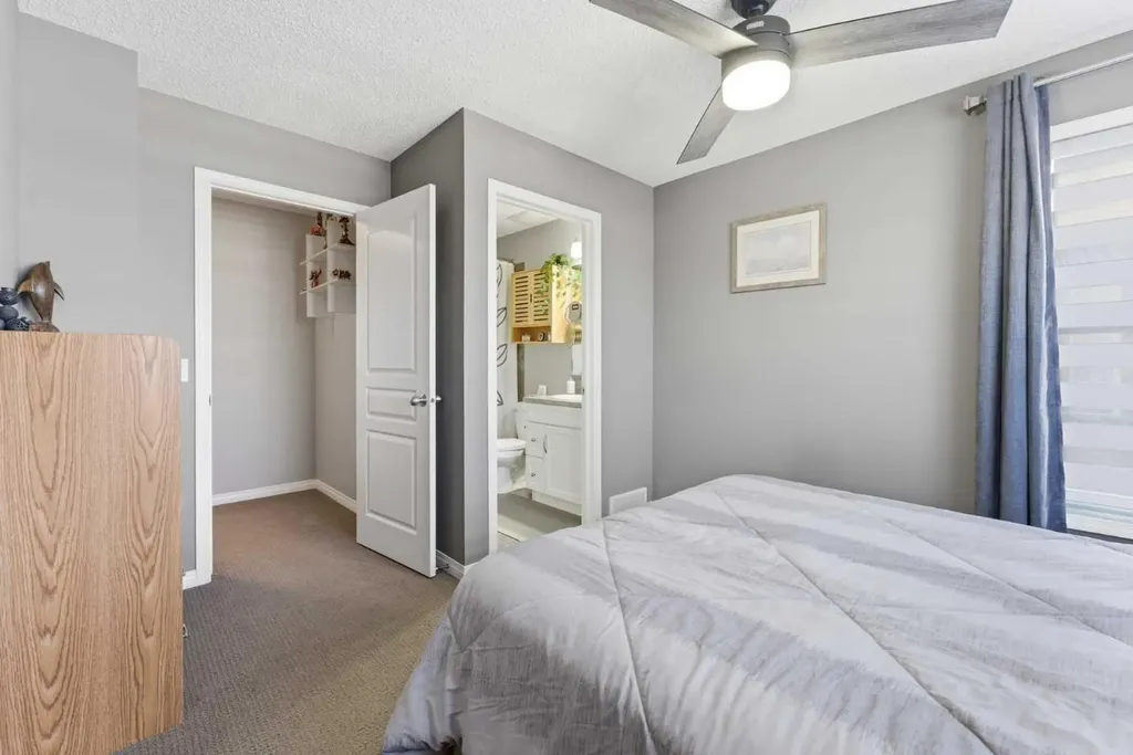 59 New Brighton Common SE Calgary AB T2Z 0T5