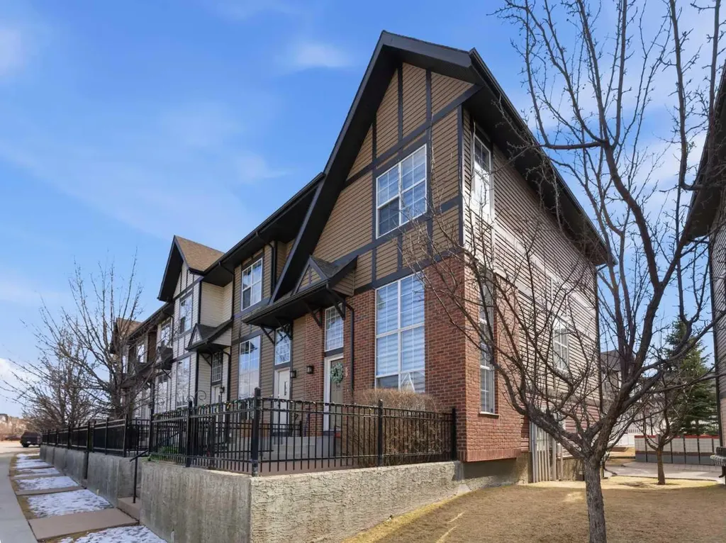 59 New Brighton Common SE Calgary AB T2Z 0T5