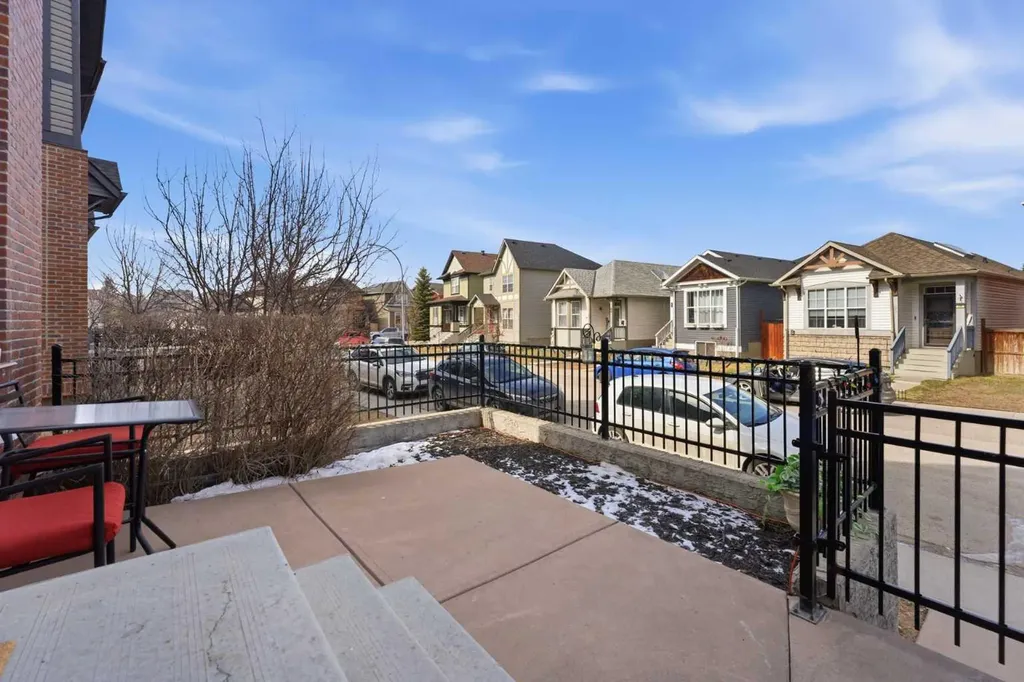 59 New Brighton Common SE Calgary AB T2Z 0T5