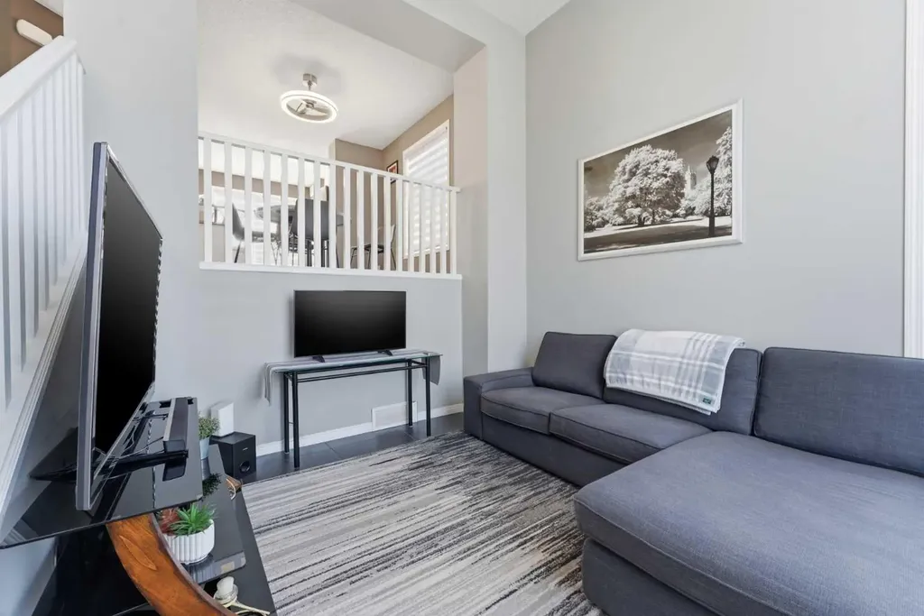 59 New Brighton Common SE Calgary AB T2Z 0T5