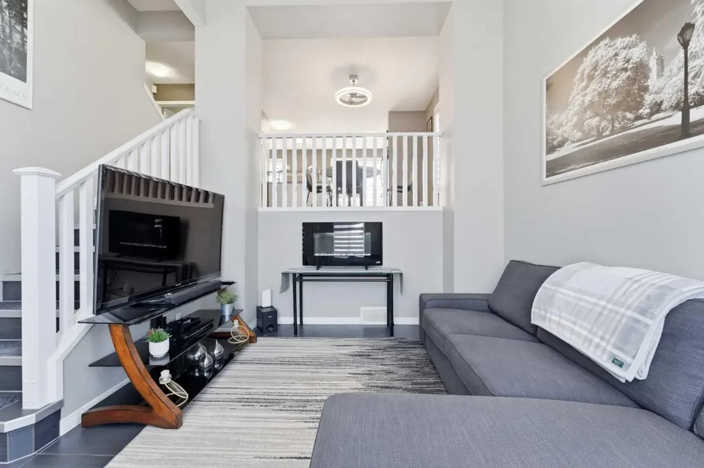 59 New Brighton Common SE Calgary AB T2Z 0T5
