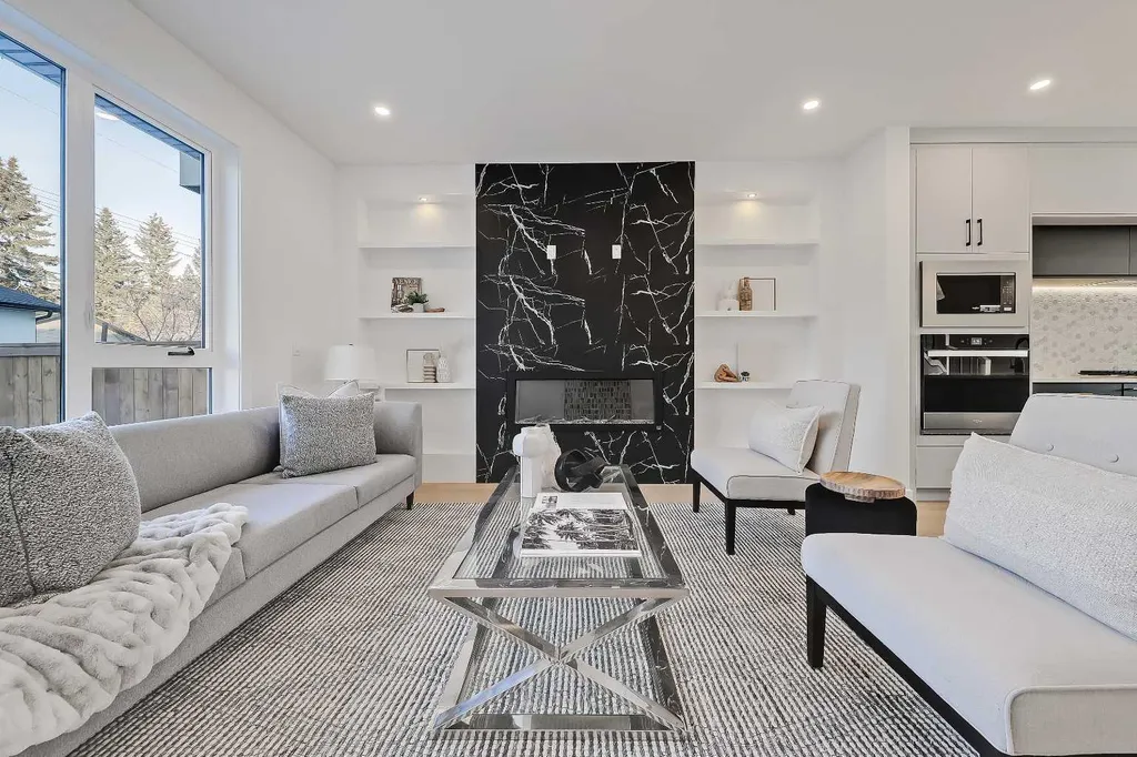 8136 47 Avenue NW Calgary AB T3B 1Z5