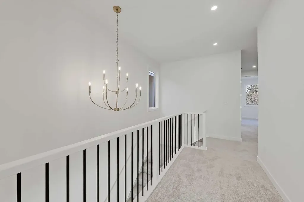 8136 47 Avenue NW Calgary AB T3B 1Z5