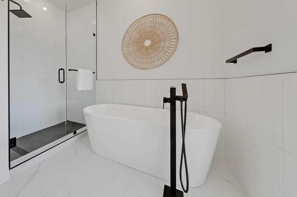 8136 47 Avenue NW Calgary AB T3B 1Z5