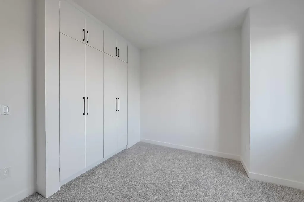 8136 47 Avenue NW Calgary AB T3B 1Z5