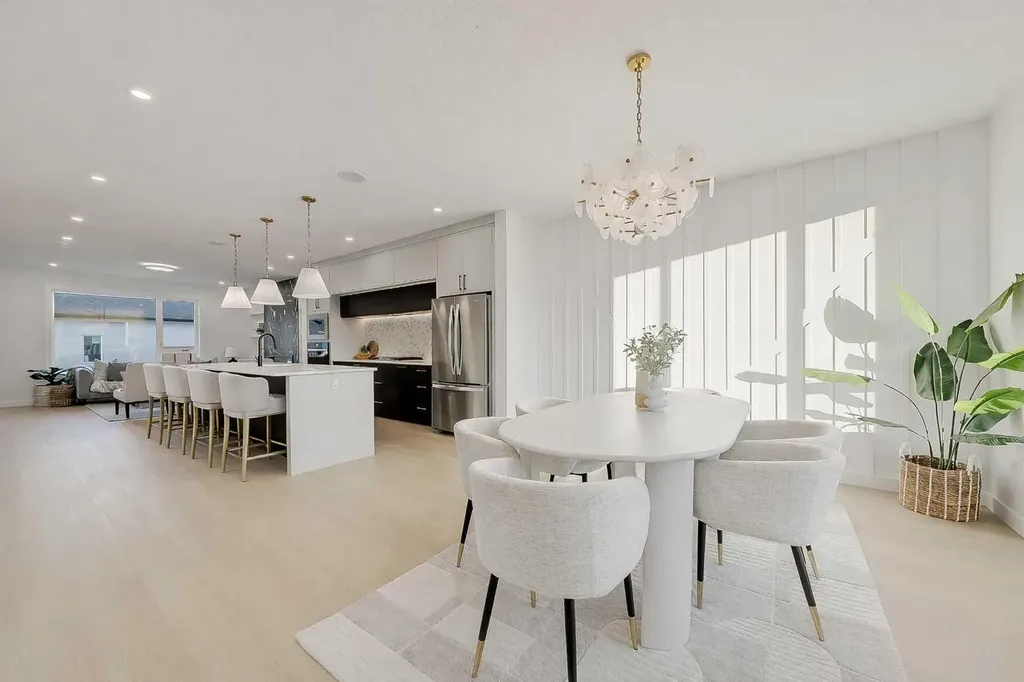 8136 47 Avenue NW Calgary AB T3B 1Z5