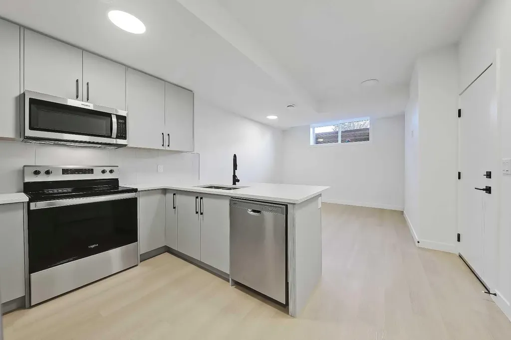 8136 47 Avenue NW Calgary AB T3B 1Z5