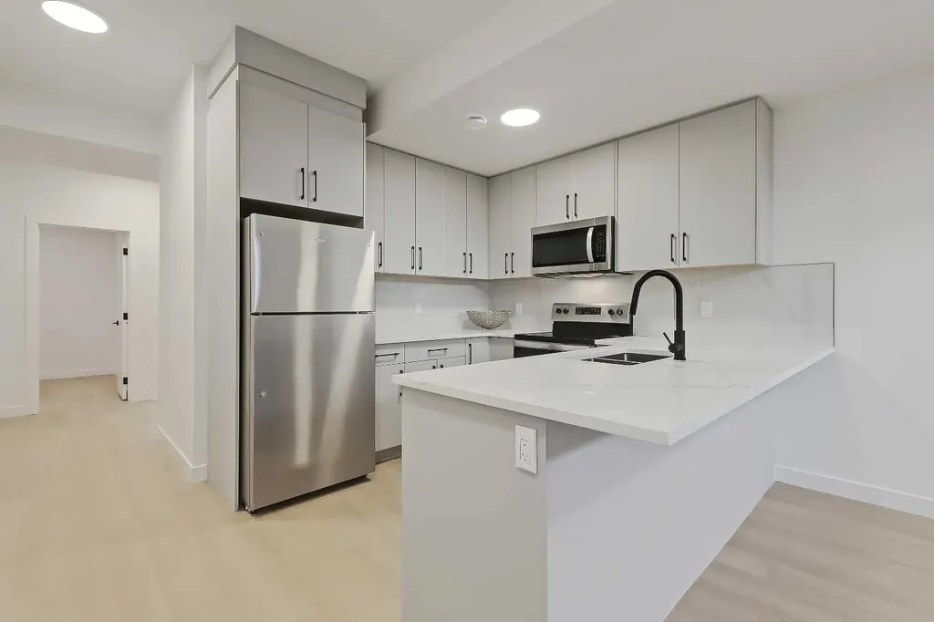 8136 47 Avenue NW Calgary AB T3B 1Z5