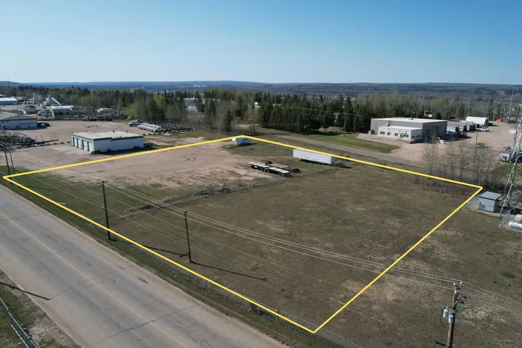 3792 41 Avenue Whitecourt AB T7S 0A9
