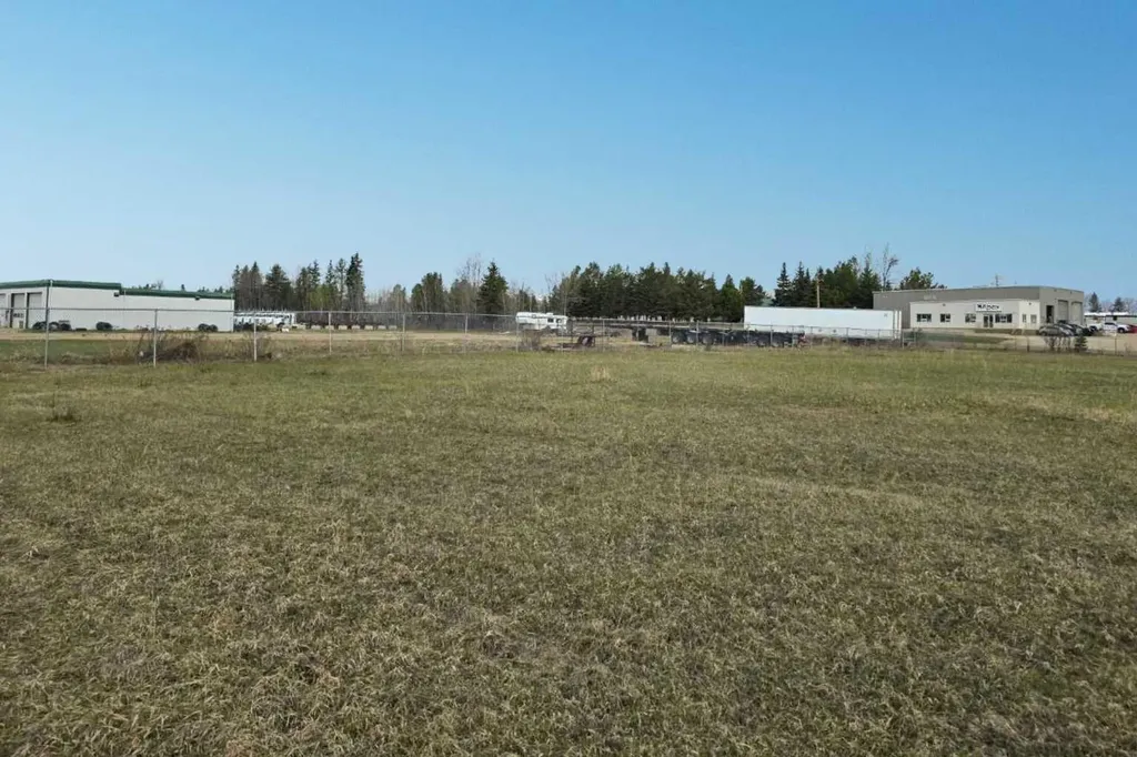 3792 41 Avenue Whitecourt AB T7S 0A9