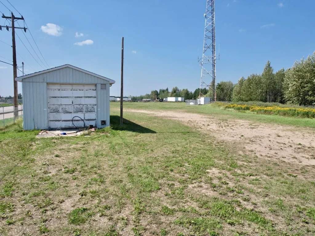 3766 41 Avenue Whitecourt AB T7S 1N9