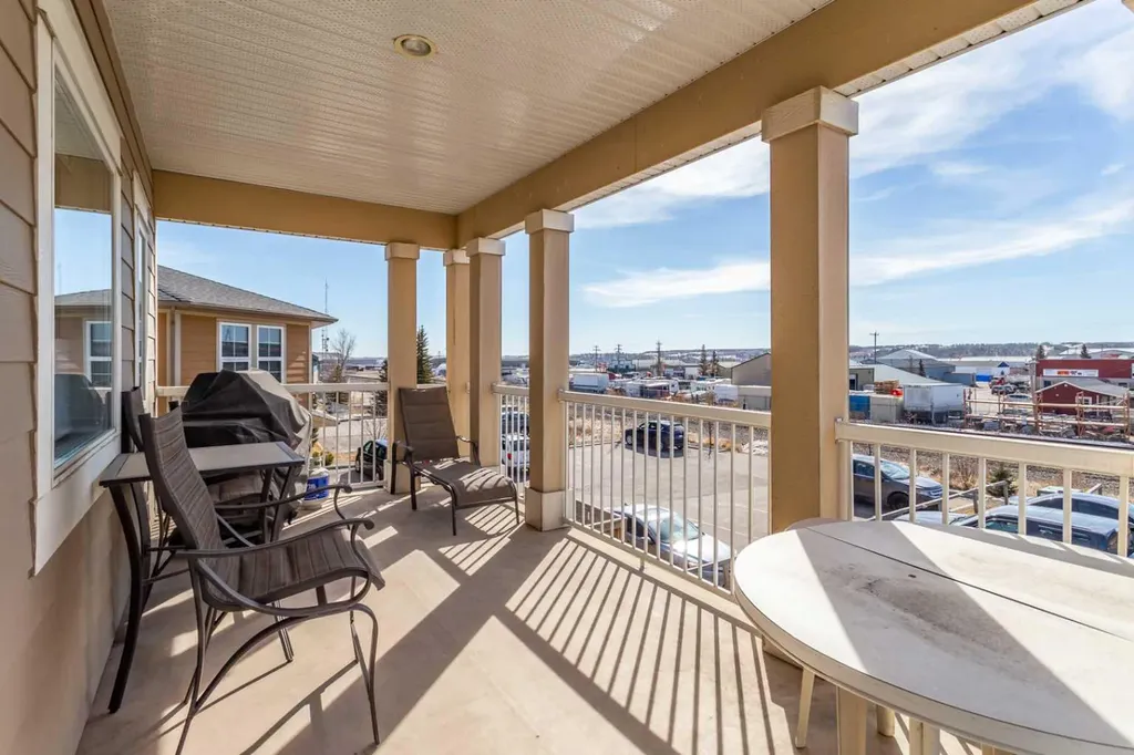 307 1 Street E Cochrane AB T4C1Z3