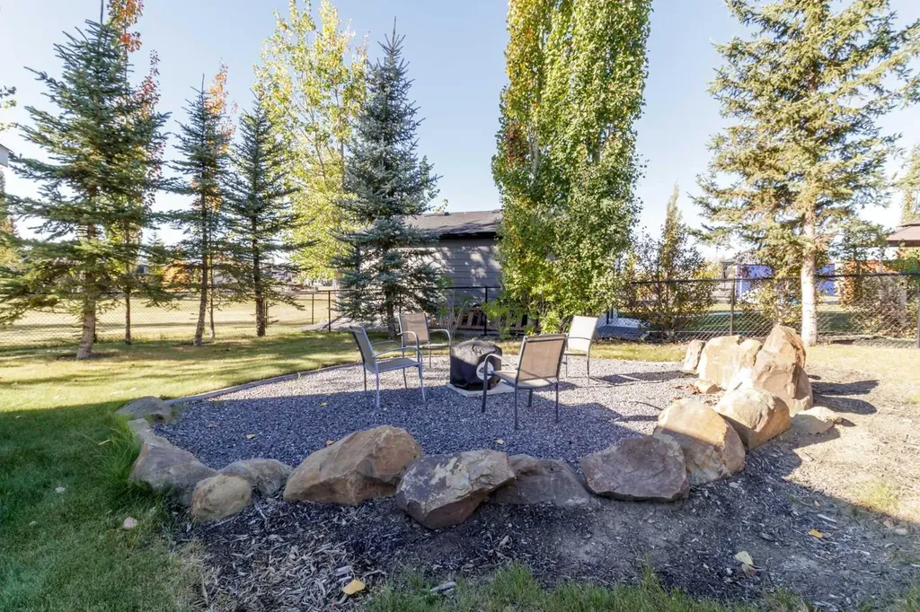 10042 Township Road 422 Rural Ponoka County AB T4J 1V9