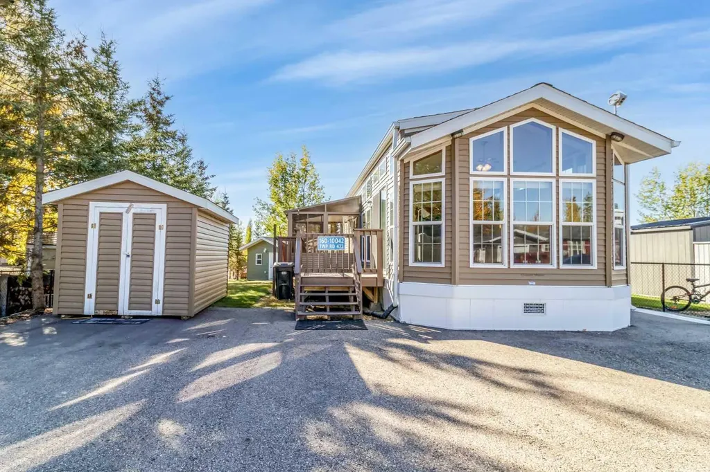 10042 Township Road 422 Rural Ponoka County AB T4J 1V9