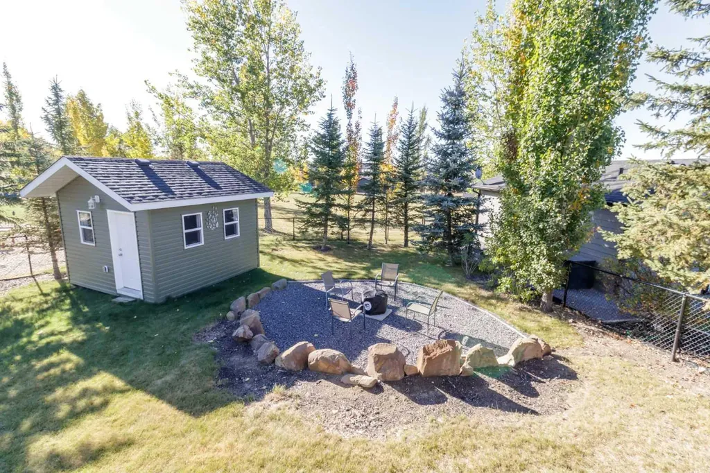 10042 Township Road 422 Rural Ponoka County AB T4J 1V9