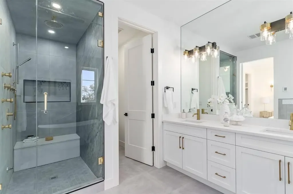 2910 14 Avenue Calgary AB T3C 1L8