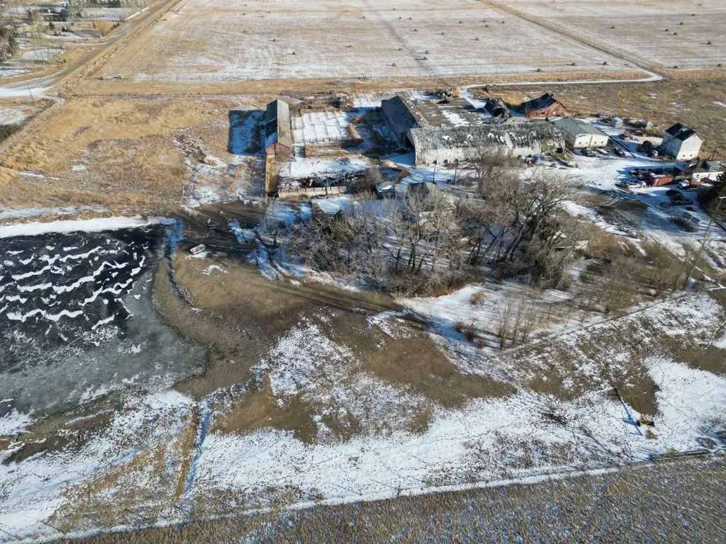 24 213032 Twp Road 94 Rural Lethbridge County AB T1J 5R2