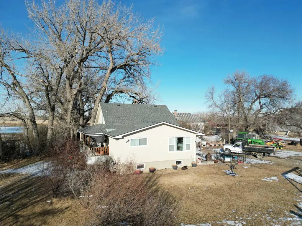 24 213032 Twp Road 94 Rural Lethbridge County AB T1J 5R2