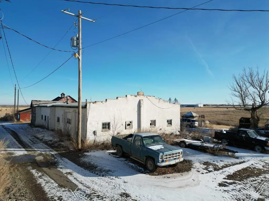 24 213032 Twp Road 94 Rural Lethbridge County AB T1J 5R2