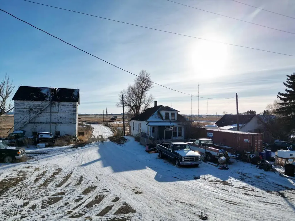 24 213032 Twp Road 94 Rural Lethbridge County AB T1J 5R2