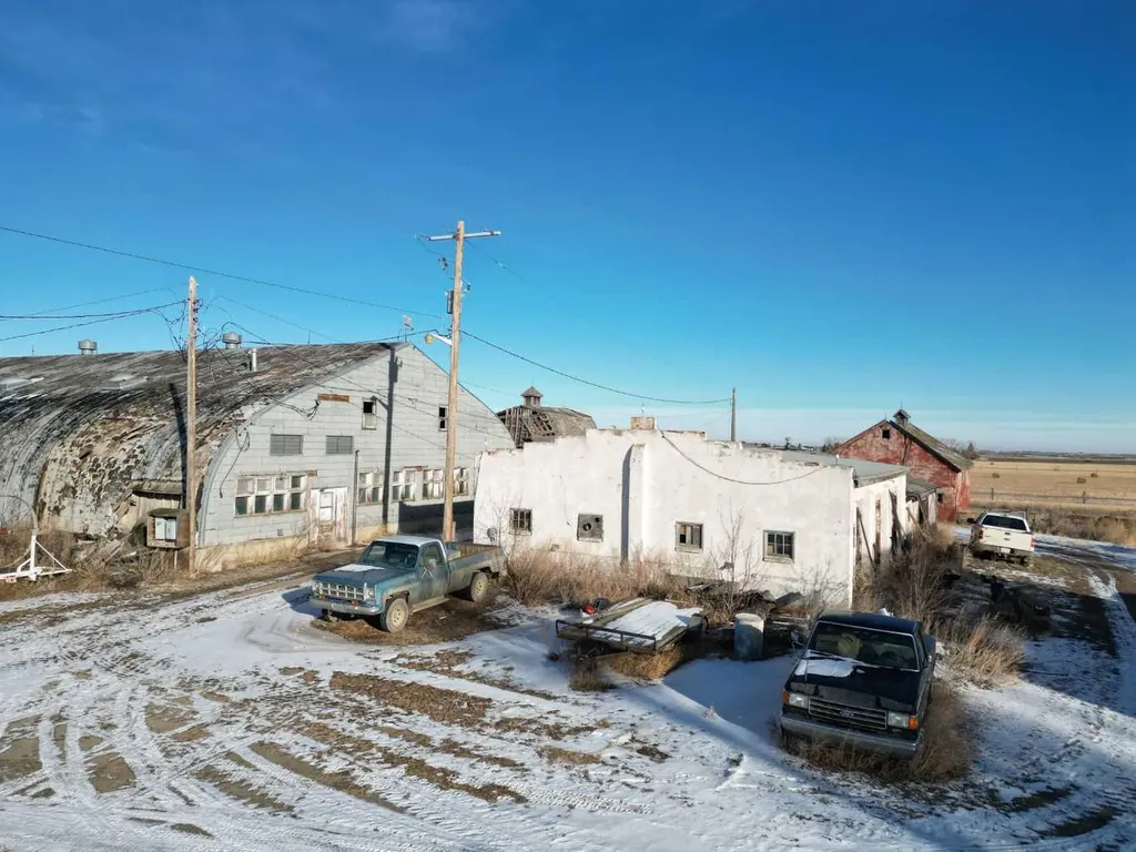 24 213032 Twp Road 94 Rural Lethbridge County AB T1J 5R2