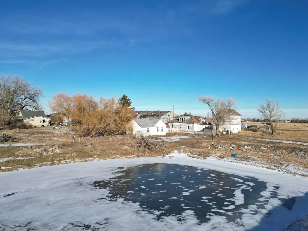 24 213032 Twp Road 94 Rural Lethbridge County AB T1J 5R2