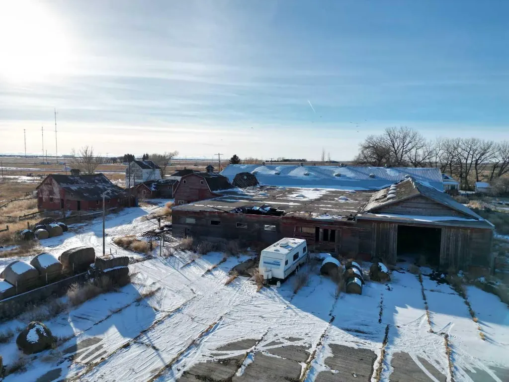 24 213032 Twp Road 94 Rural Lethbridge County AB T1J 5R2