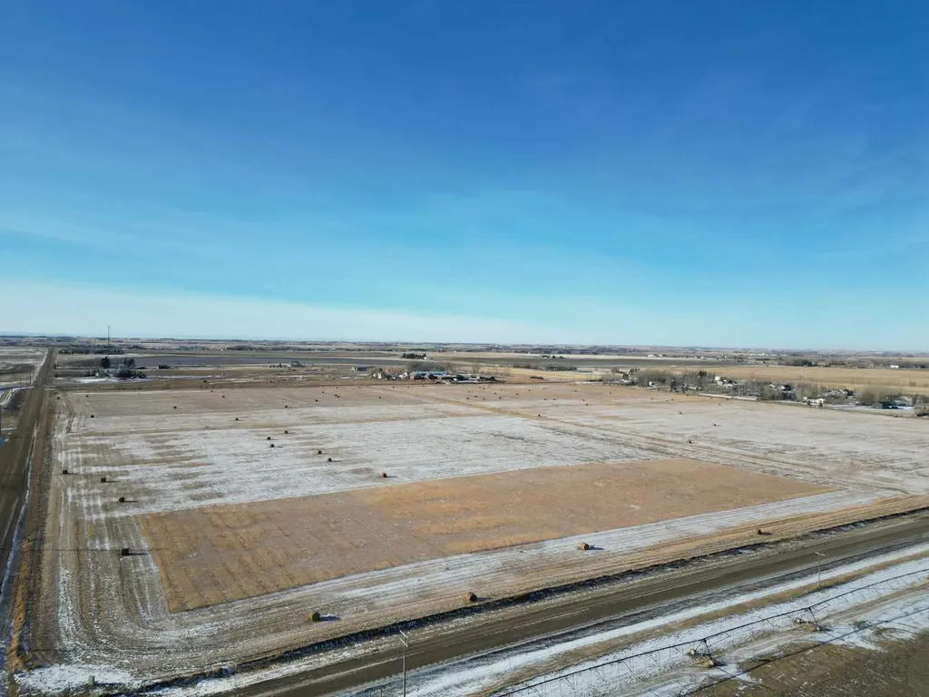 24 213032 Twp Road 94 Rural Lethbridge County AB T1J 5R2